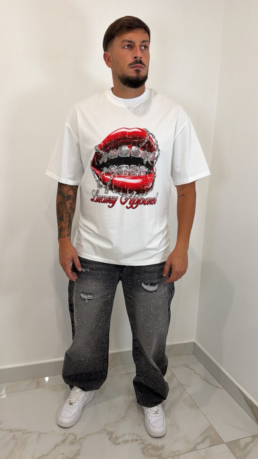 T-shirt lips